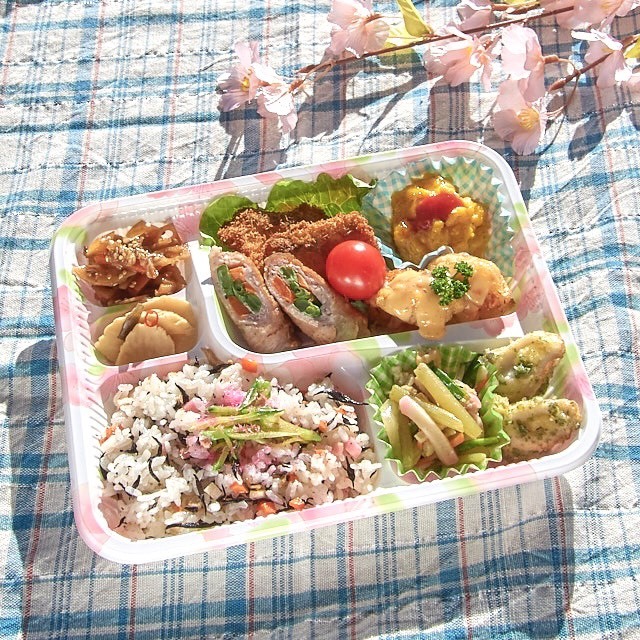 美味しい を伝えたくなるお弁当 ワンデリ お花見弁当 Cafe One Love カフェ いちき串木野市 かごぶら